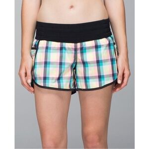 EUC Lululemon Women Size 4 Plaid Tracker Speed Shorts II